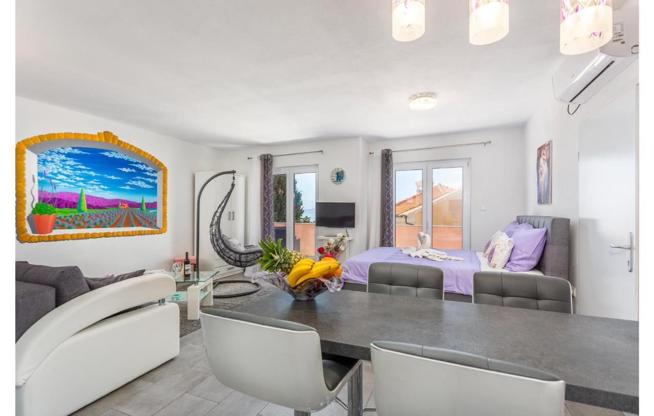 Beautiful Apartment In Stara Baska With Wifi Esterno foto