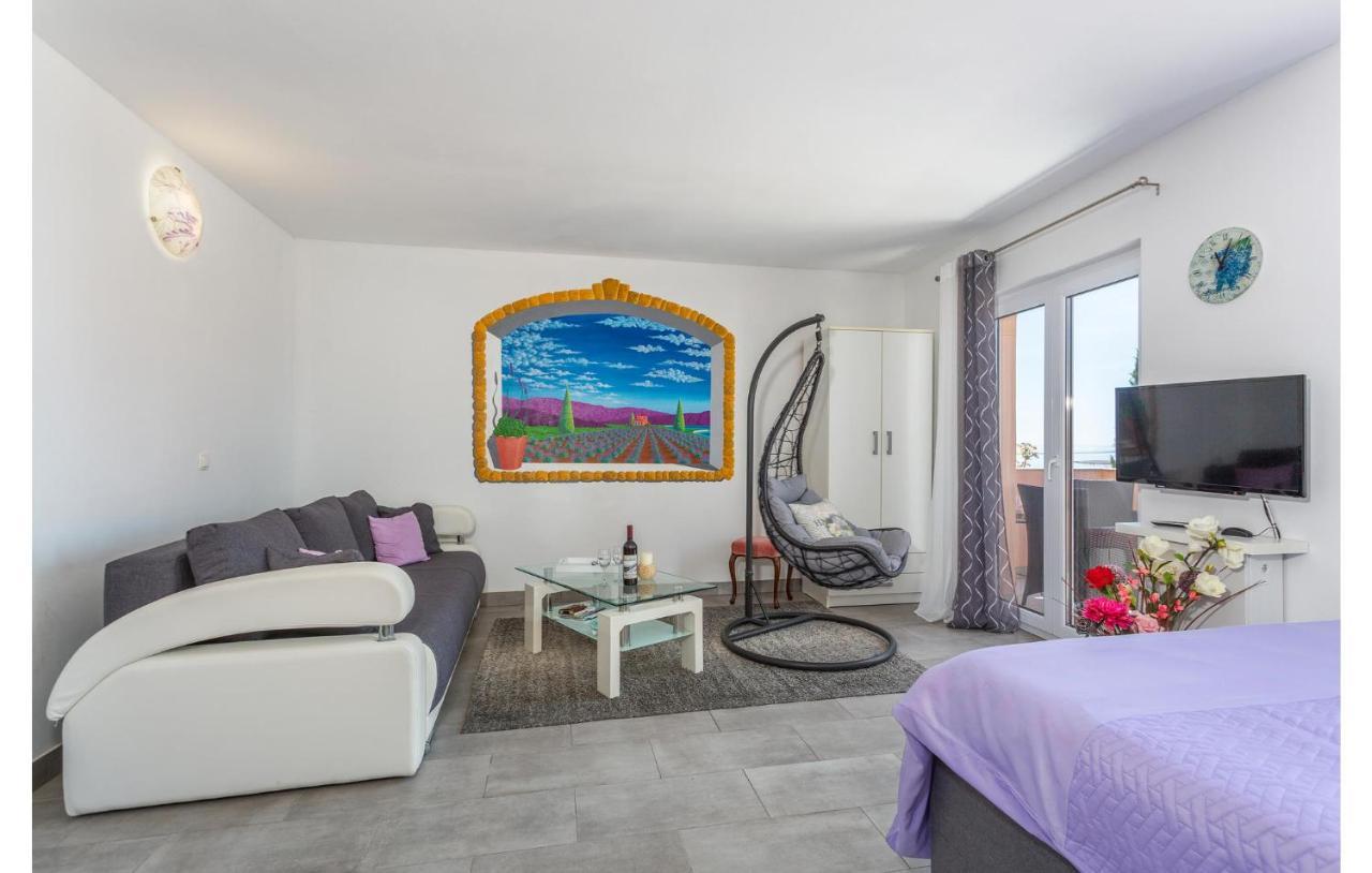 Beautiful Apartment In Stara Baska With Wifi Esterno foto